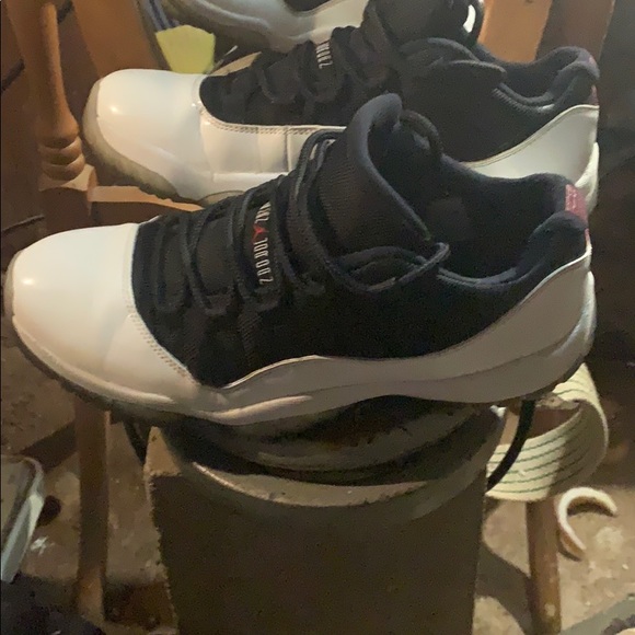 Jordan retro 11s - Picture 2 of 4